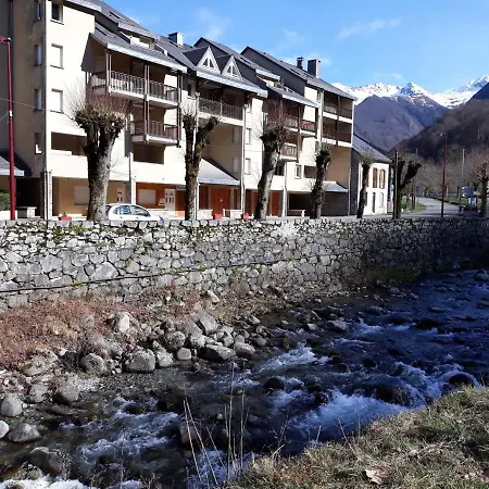 T2 Les Bains Pyrenees Ariegeoises *