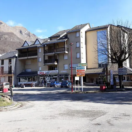 T2 Les Bains Pyrenees Ariegeoises Apartment